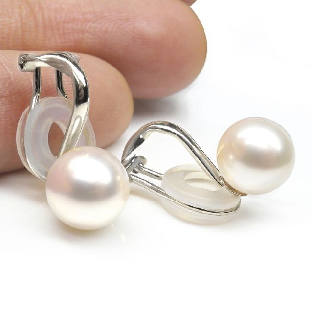 Boucles d'oreilles clips or blanc. Perles d'eau douce Chine blanches