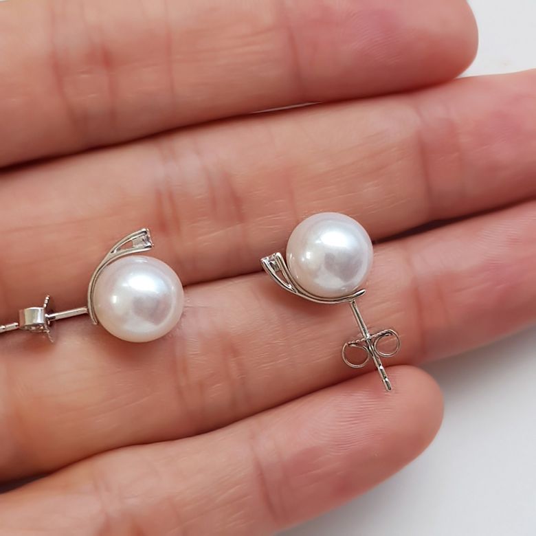 Boucles oreilles perles et puces diamants. Or blanc - 3