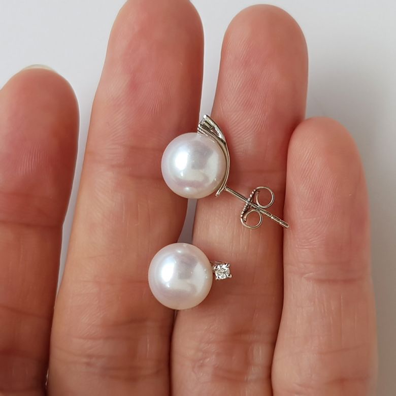 Boucles oreilles perles et puces diamants. Or blanc - 5